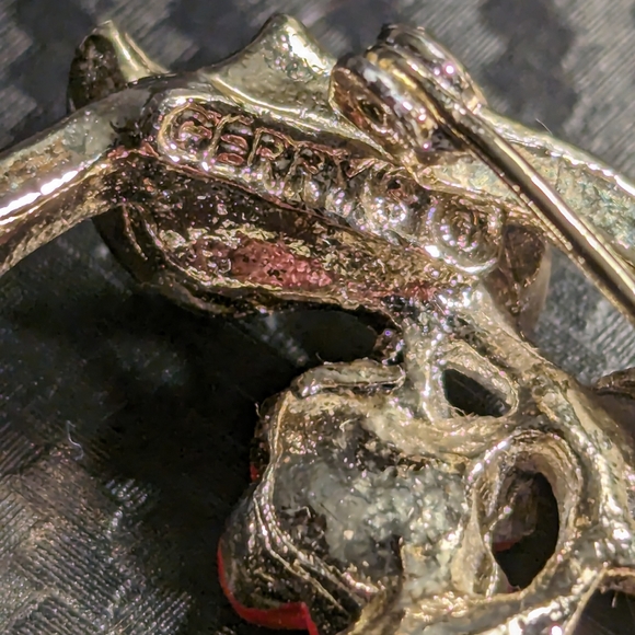 Gerry's Rose Round Brooch - Picture 5 of 6